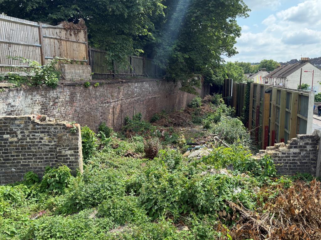 Lot: 77 - PLANNING FOR EIGHT FLATS - FIVE ONE-BEDROOM AND THREE TWO-BEDROOM - View of site